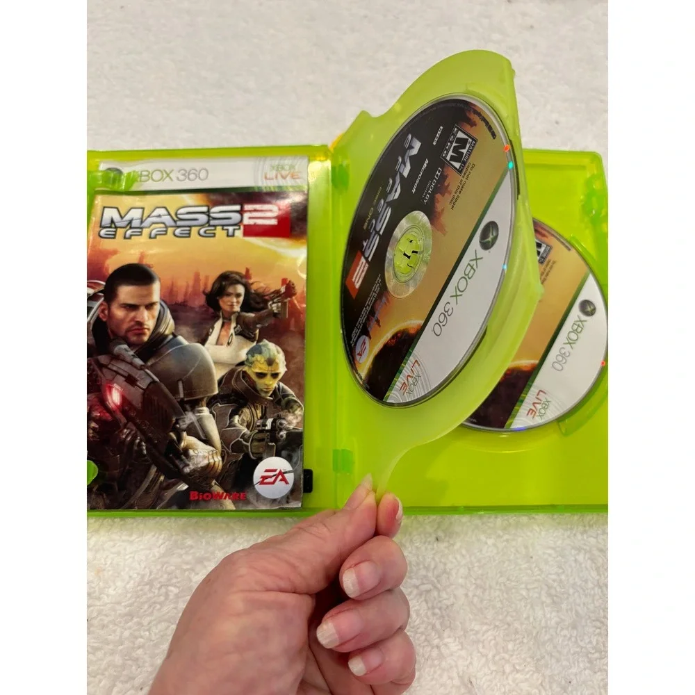 Mass Effect 2 Xbox 360 BioWare EA Sci-Fi Action RPG 2-Disc Set 2010 NTSC